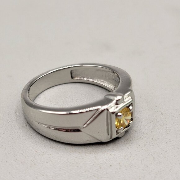 Womens Silver Tone Ring With Yellow Faceted Square Stone Size 7 - Picture 3 of 7